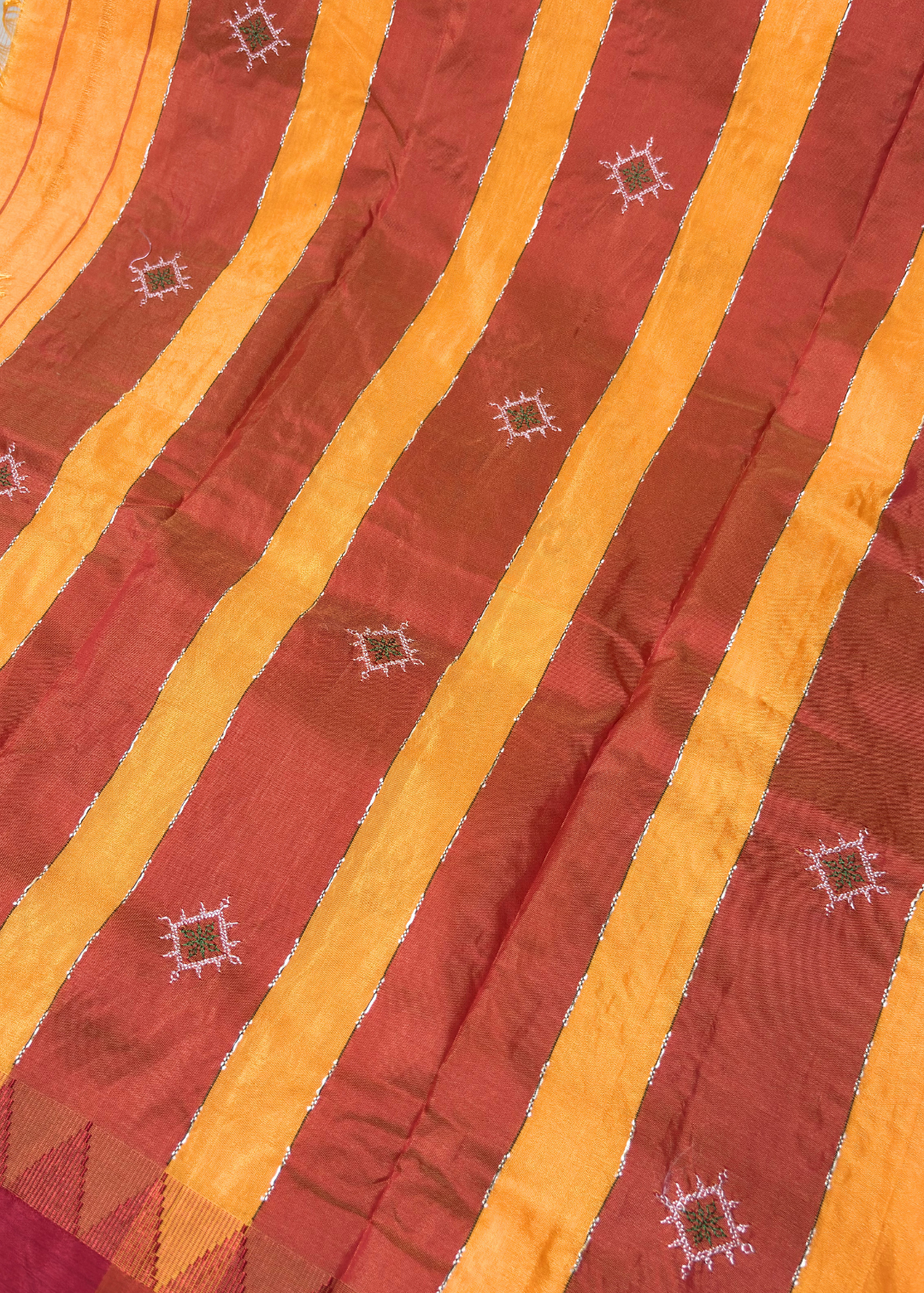 Yellow Sadafuli with Red Contrast