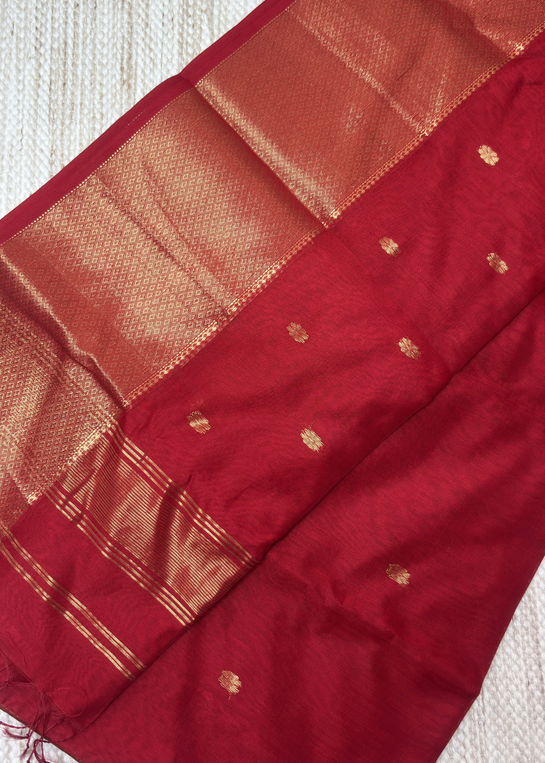 Red Surajmukhi Butti Maheshwari
