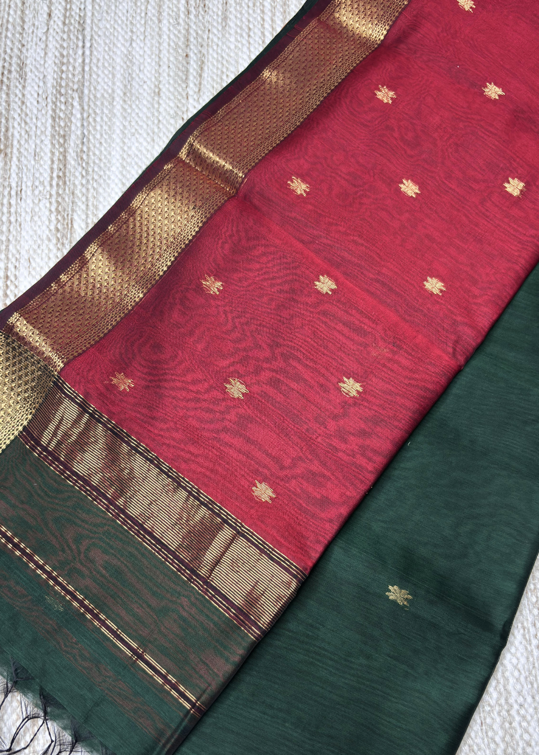 Chatai Border Bottle Green with Red Maheshwari Saree