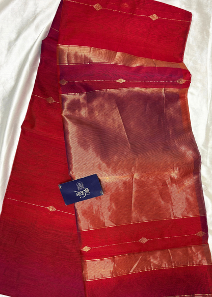 Dhoopchav Red Diamond Butti - Chatai Border Maheshwari