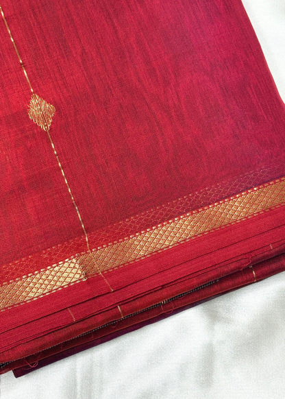 Dhoopchav Red Diamond Butti - Chatai Border Maheshwari