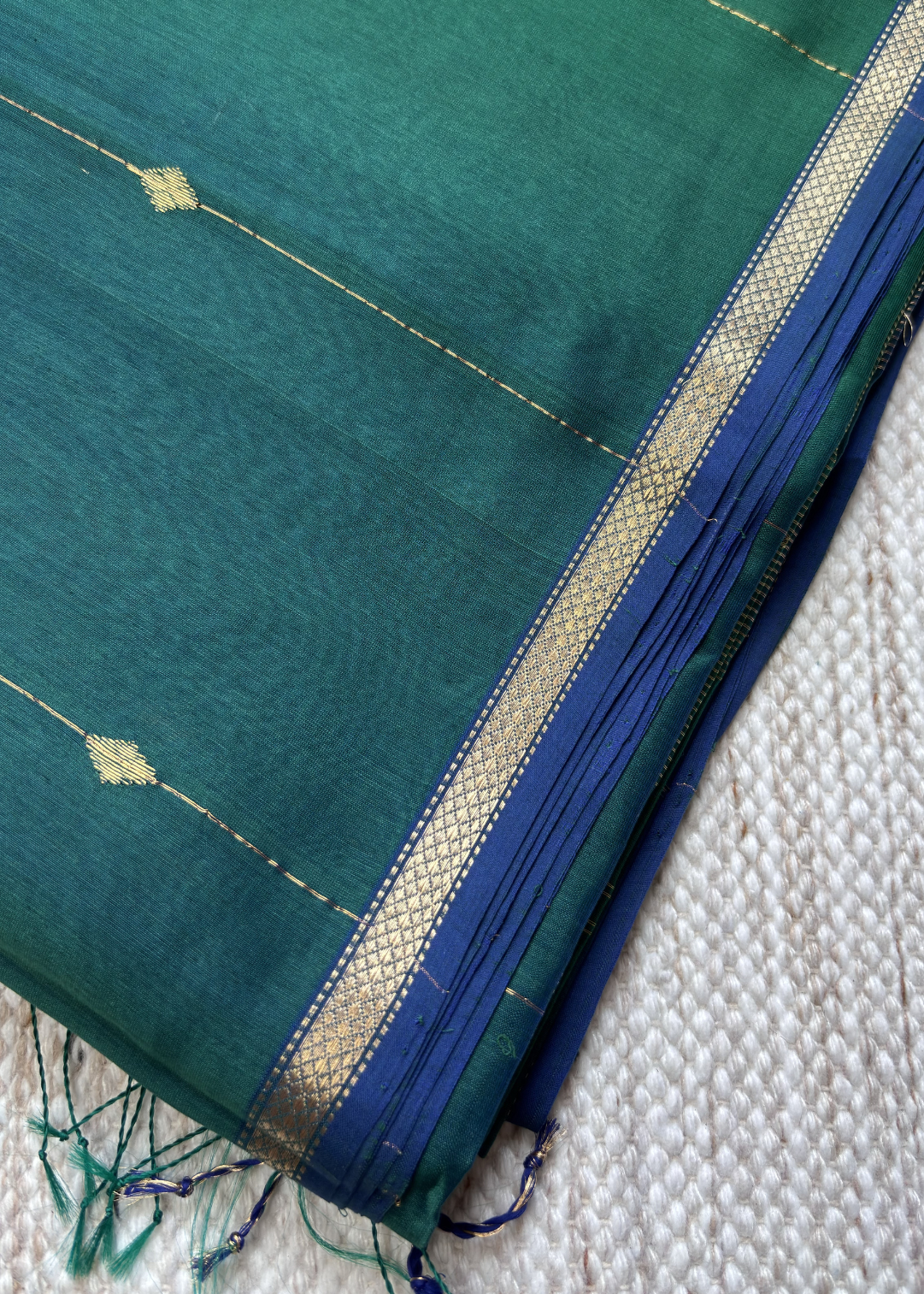 Dual Shade Green Diamond Butti - Chatai Border Maheshwari