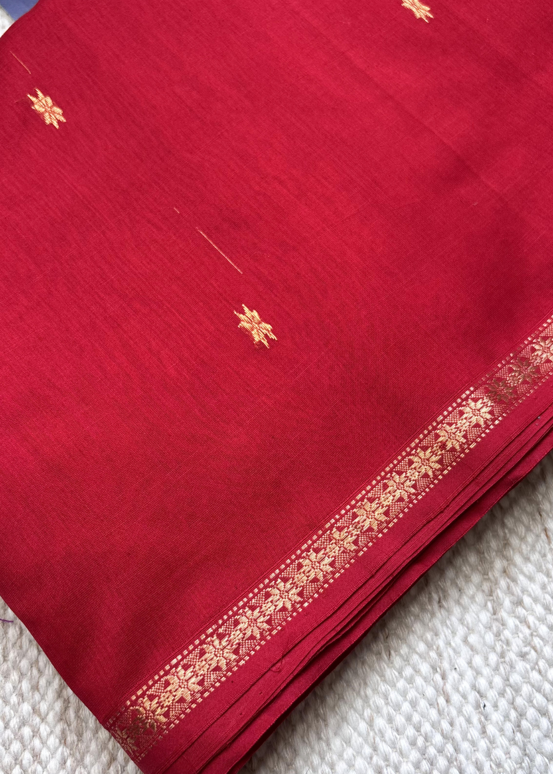 Self Red Star Butti Maheshwari