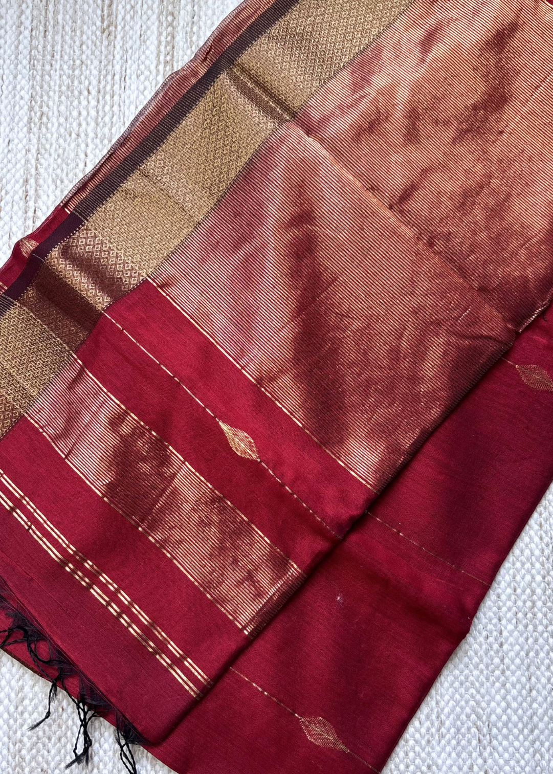 Maroon Patta Butti Maheshwari