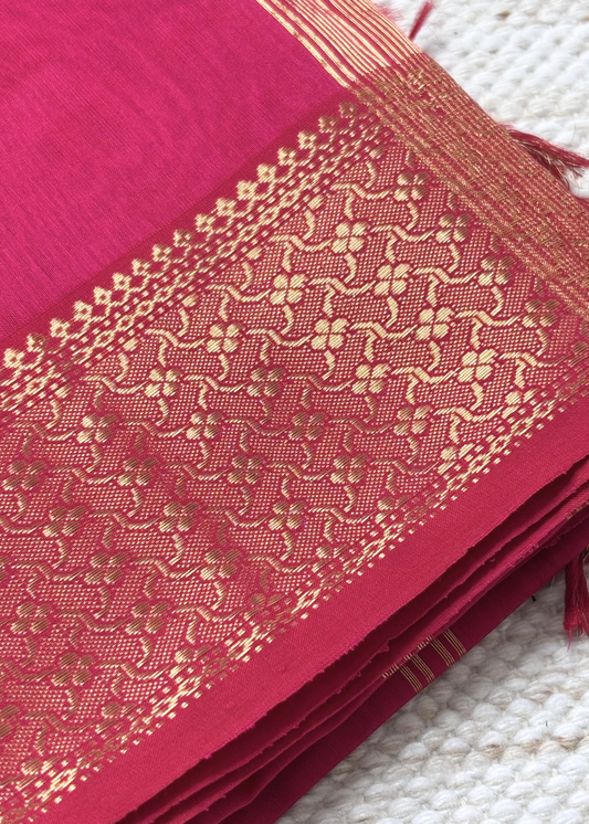 Rani Pink Rudraksh Butti Maheshawri