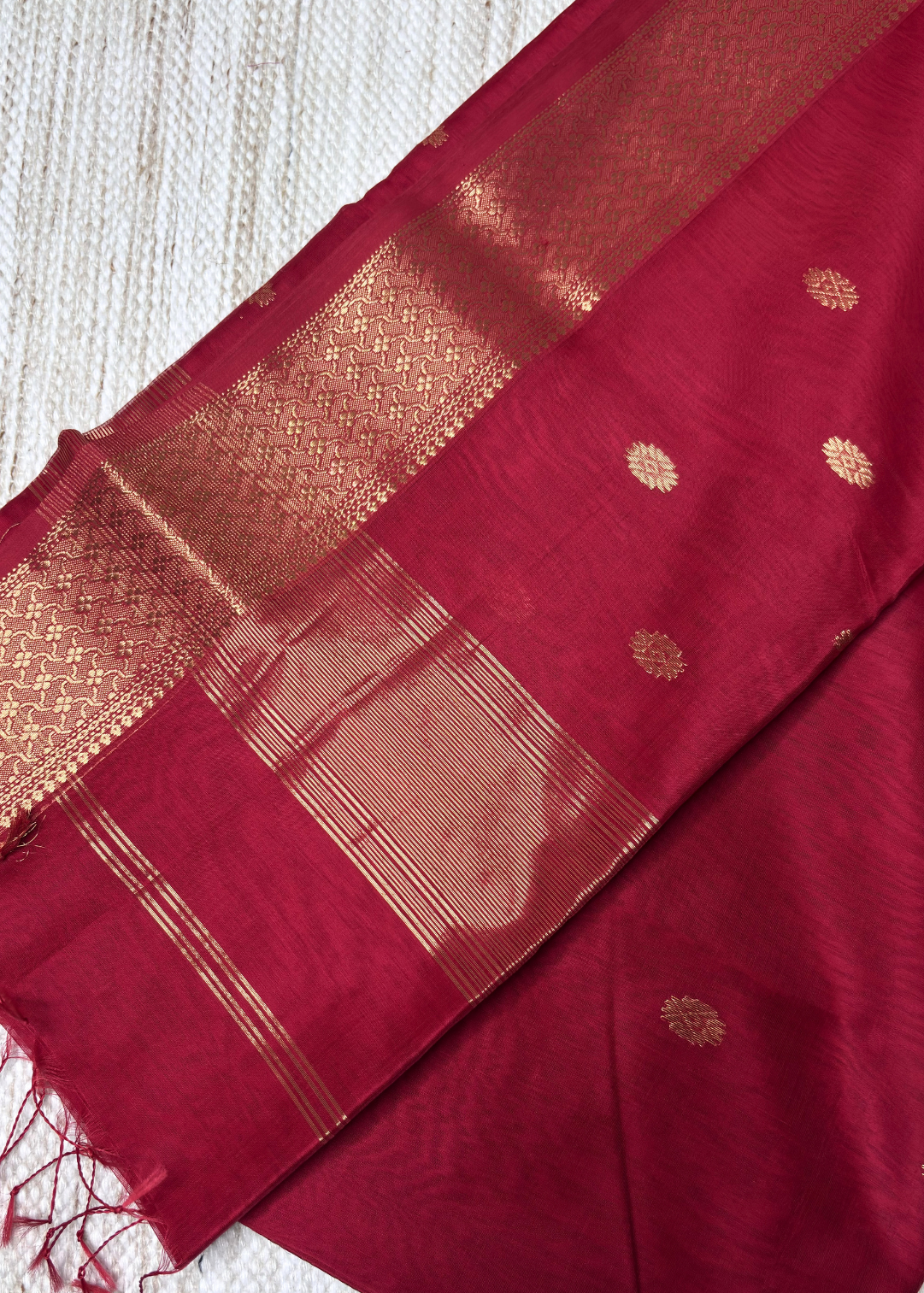 Red Rudraksh Butti Maheshawri